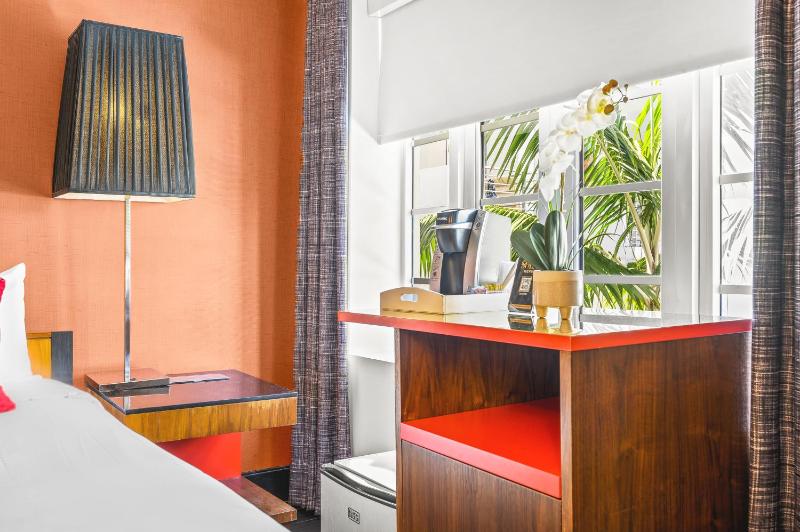 Superior Queen Room image 4