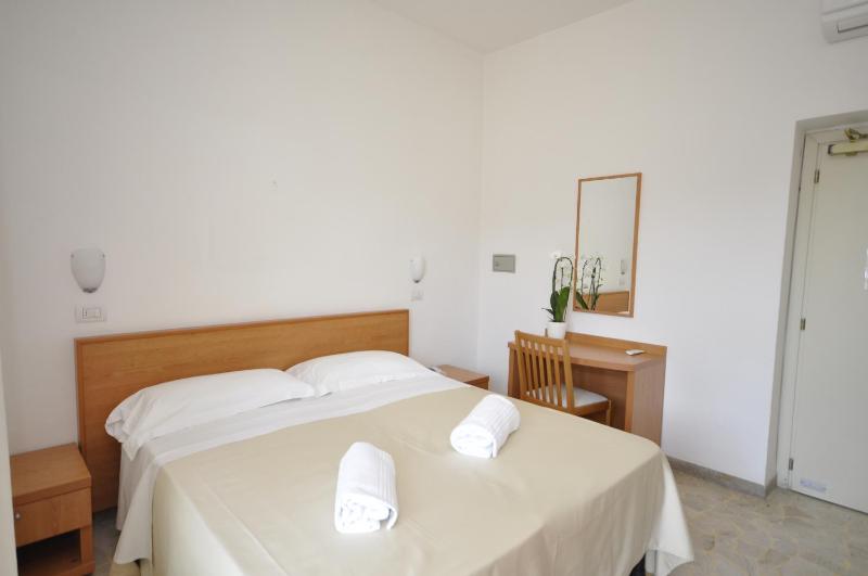 Double or Twin Room with Balcony image 3