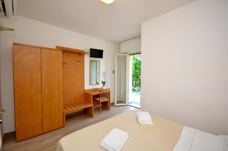 Superior Double or Twin Room with Terrace image 1