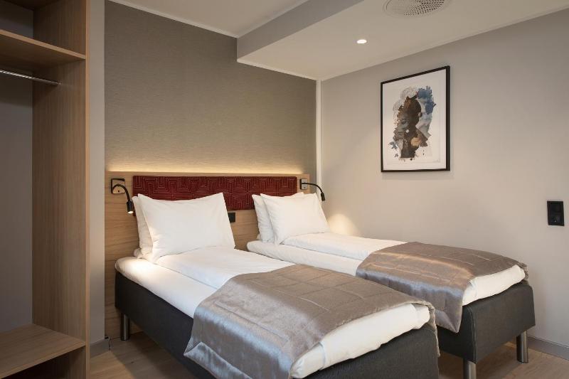 Superior Twin Room - Disability Access image 3