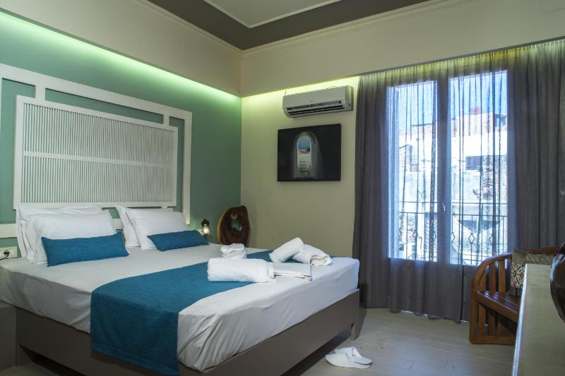 Classic Room with Balcony image 4