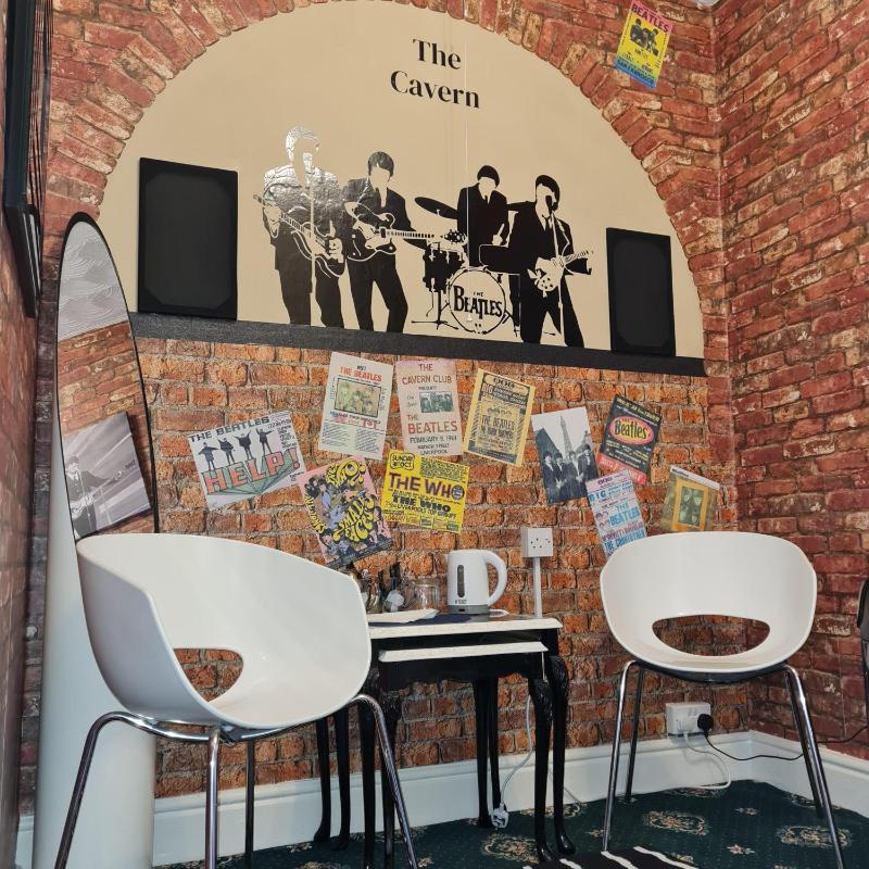 One-Bedroom Suite image 4