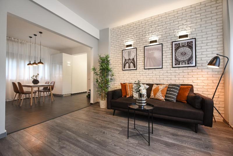 Premium Urban Living - Stylish Apartments at Universitate Prime Location - image 9