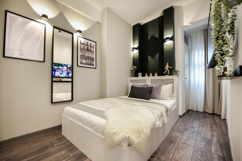 Premium Urban Living - Stylish Apartments at Universitate Prime Location - image 6