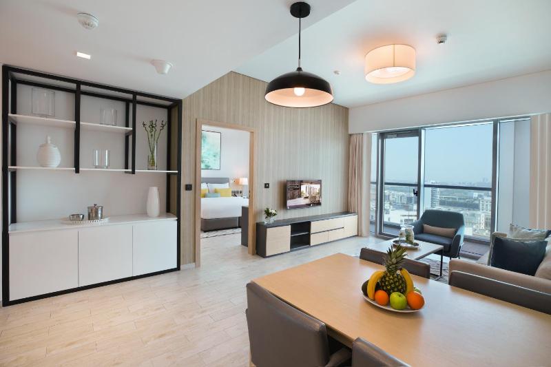 Deluxe One Bedroom Apartment image 4