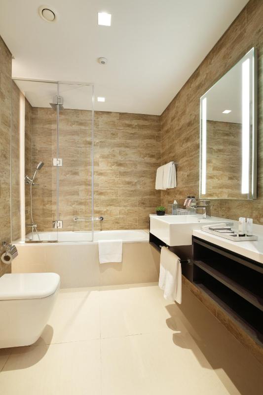 Superior One Bedroom Apartment image 2