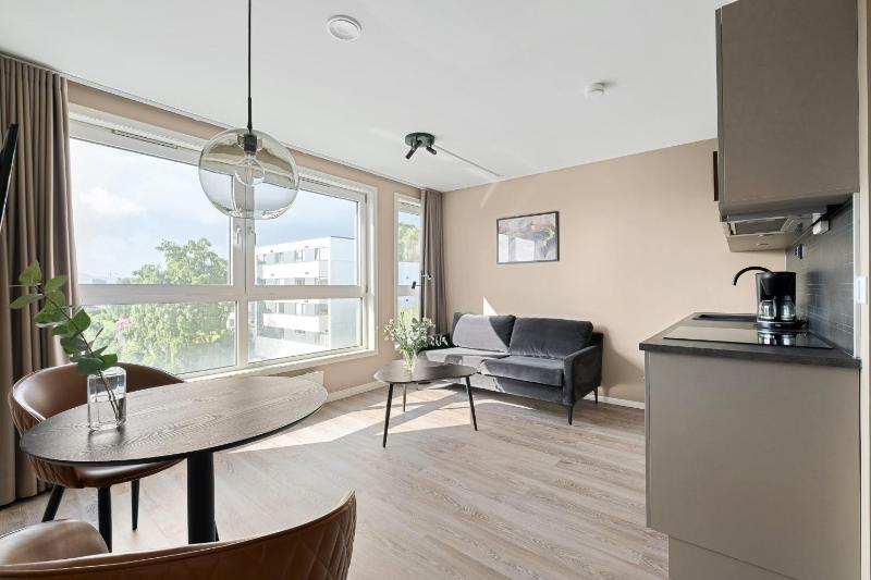 One Bedroom with Sofabed image 2