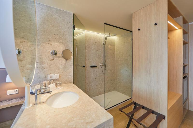 Double Room with Terrace image 2