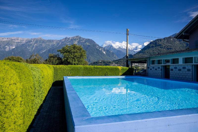 Two-Bedroom Bungalow with Bathroom image 3