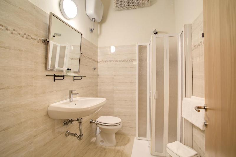 Double or Twin Room with Balcony image 4