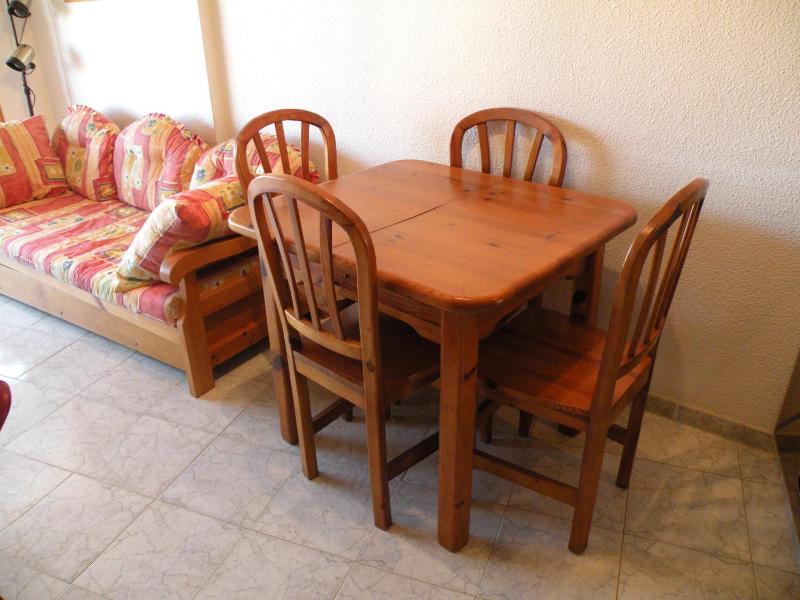 One-Bedroom Apartment image 3