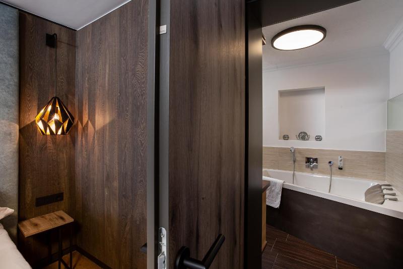 Junior Suite with Terrace image 4