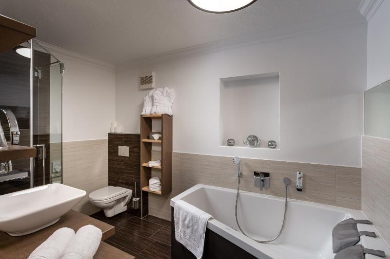 Junior Suite with Terrace image 3