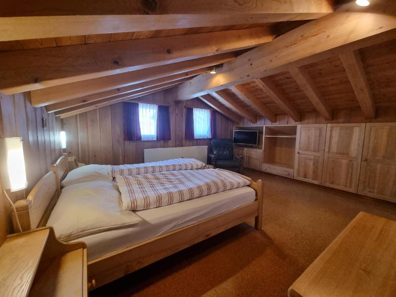 Budget Double Room - 250m from main building image 3