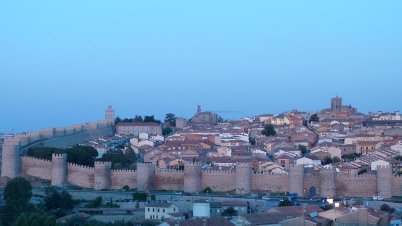 Standard Triple Room image 2