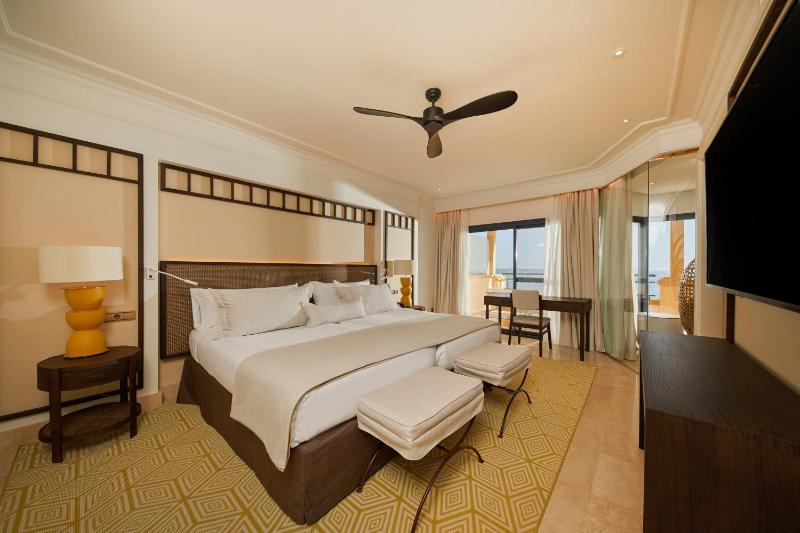 Preferred Club Suite Frontal Ocean View image 1