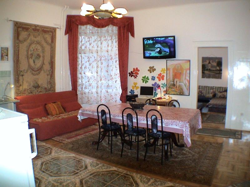 Quintuple Room with Private Bathroom image 2