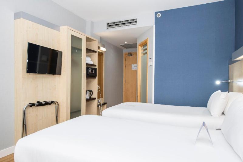 Standard Room image 3