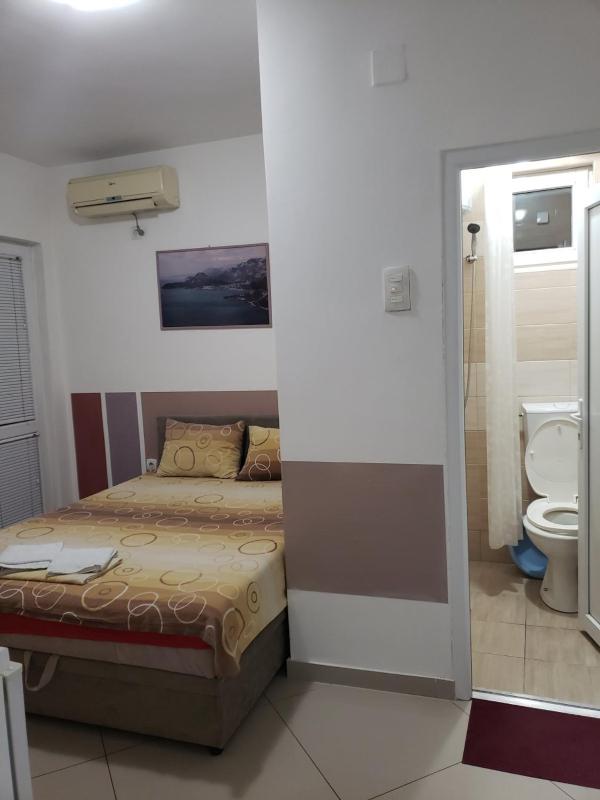 Studio Apartment image 1