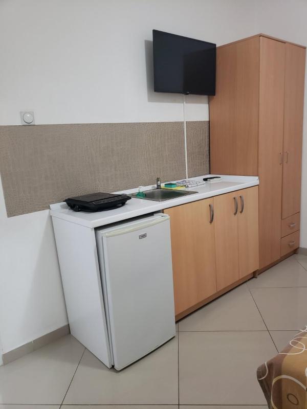 Studio Apartment image 3