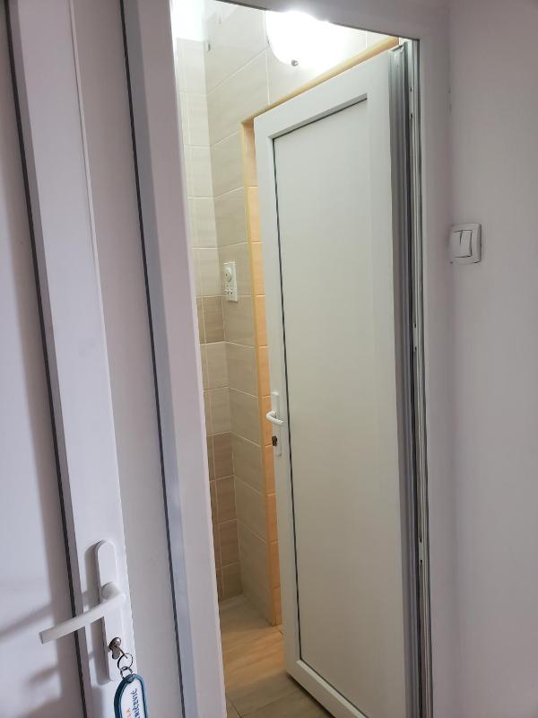 Studio Apartment image 3