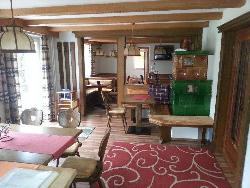 Six-Bedroom Apartment with Terrace image 2