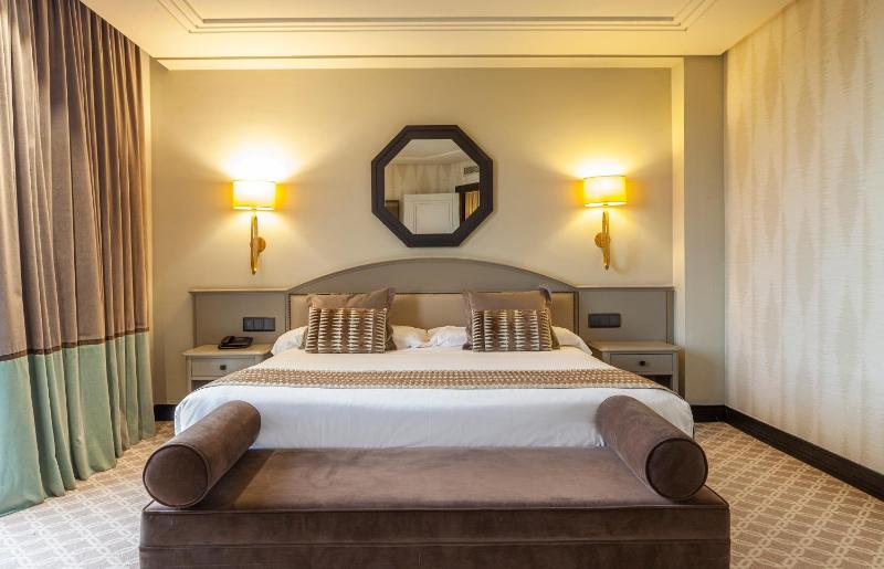 Junior Suite image 2