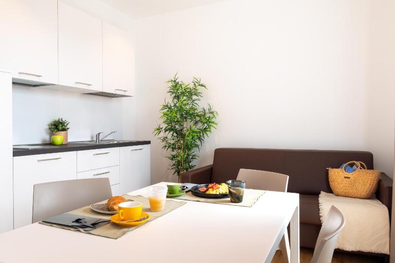 Superior Beach Aparthotel - image 8