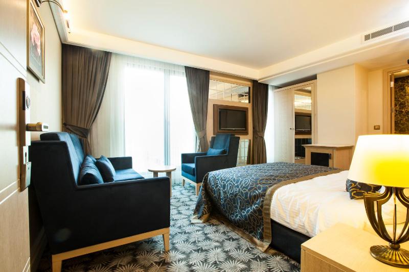 Deluxe Double Room image 4