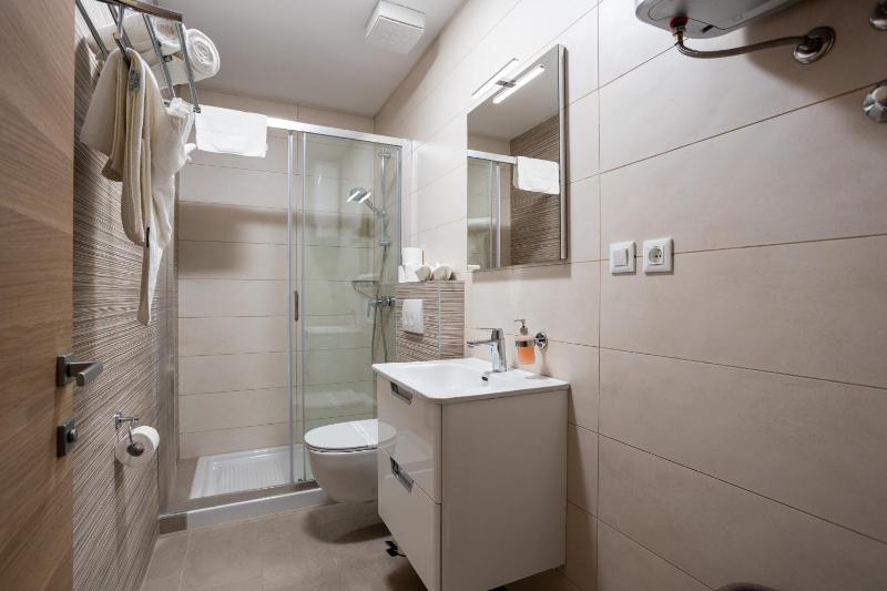 One-Bedroom Apartment image 2