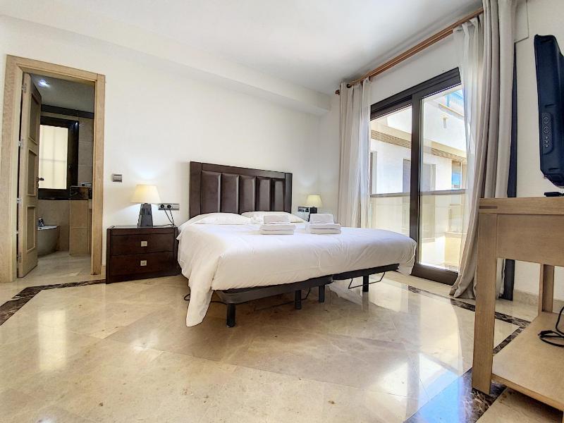 Lovely apartment with pool & sea views - Marina Del Castillo 2129 - image 37