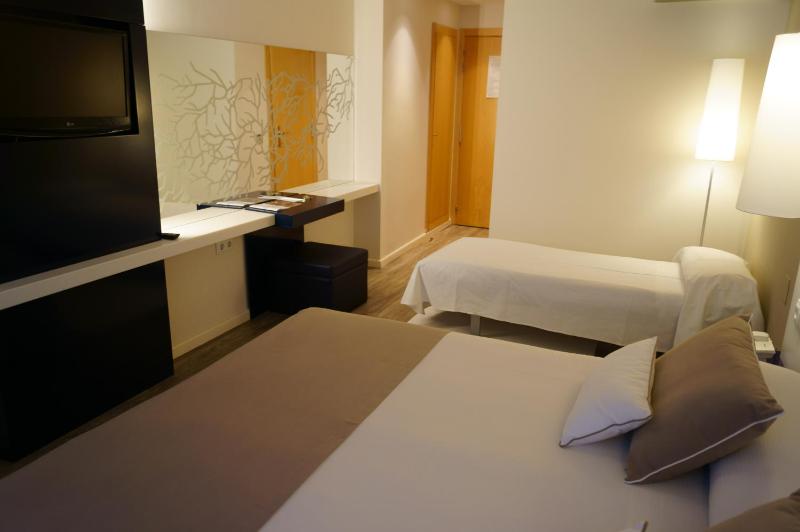 Standard Triple Room (2 Adults + 1 Child) image 4