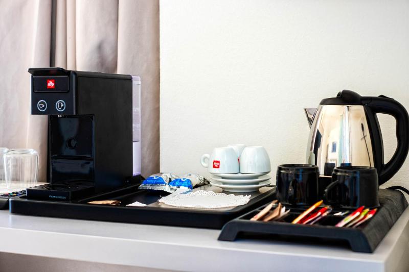 Superior Double or Twin Room with Terrace image 3