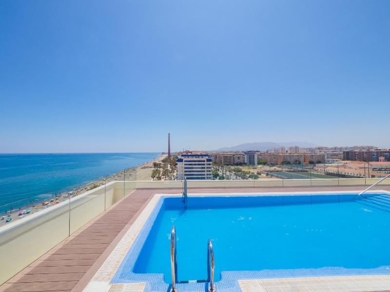 Cubo's Sea View Pacifico Street & Free Parking - image 13