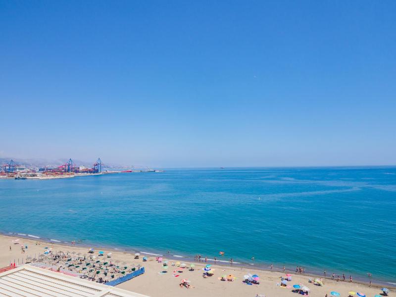 Cubo's Sea View Pacifico Street & Free Parking - image 4