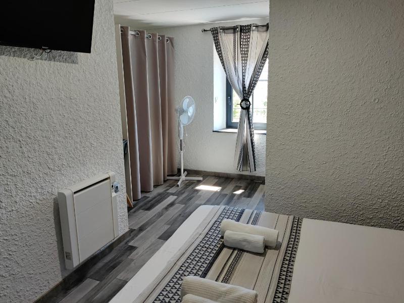 Double Room image 1
