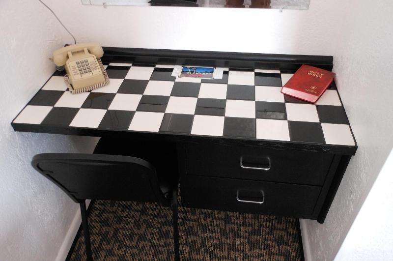 Standard Queen Room image 2