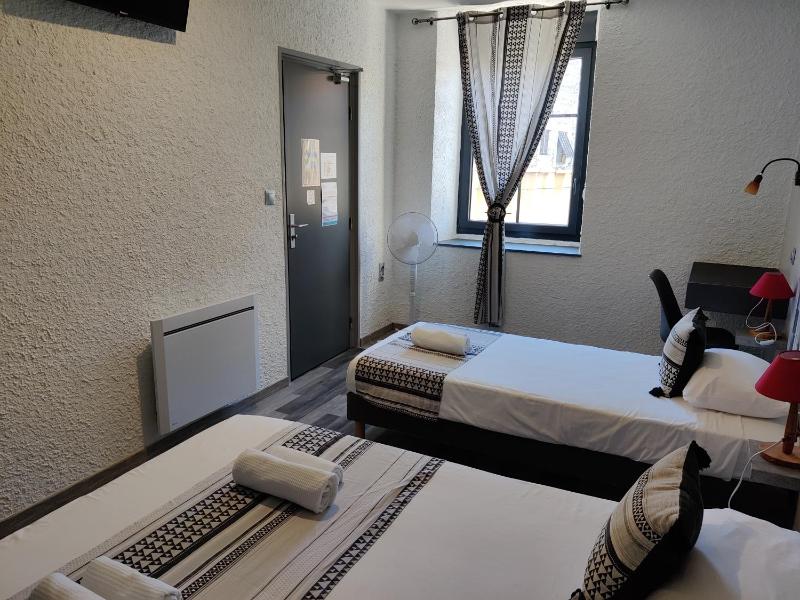 Triple Room image 3