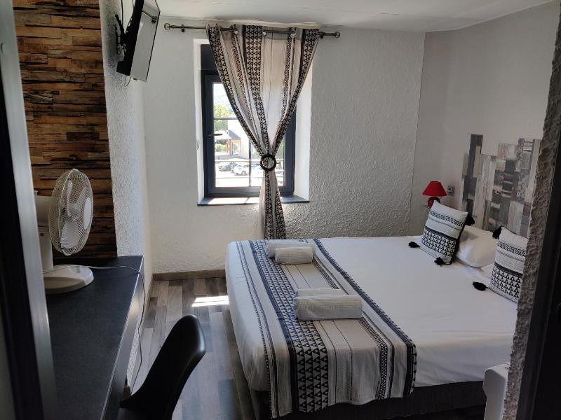Double Room image 1
