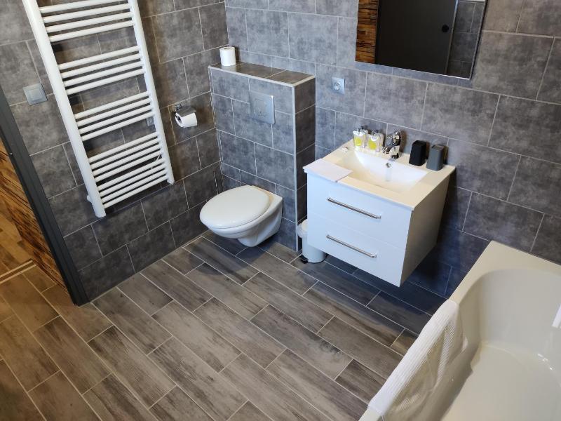 Standard Quadruple Room image 2