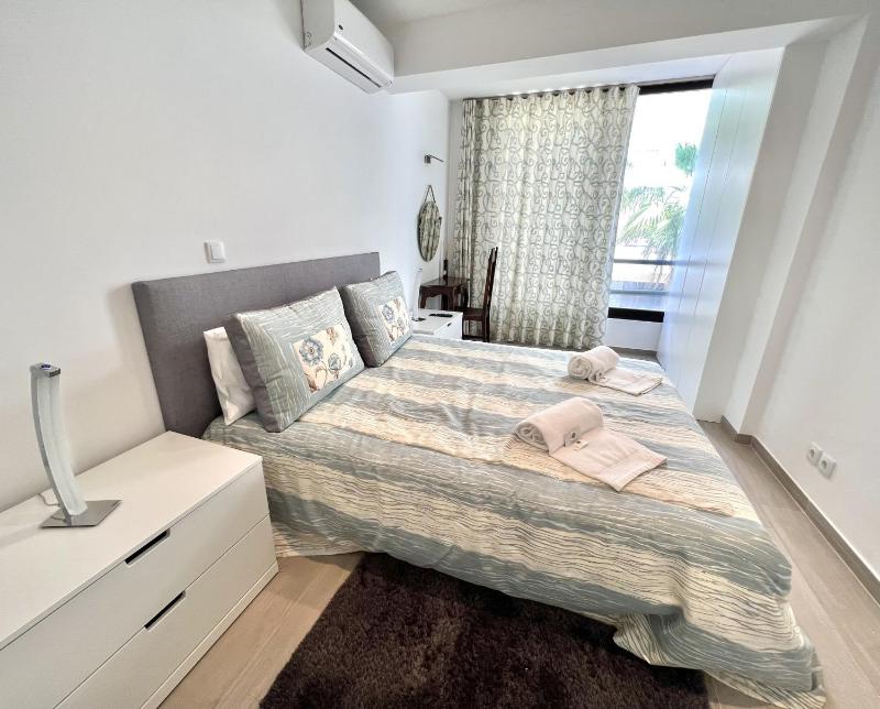 Beachside Apartment - With Pool by HD PROPERTIES - image 16