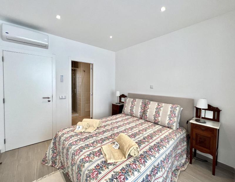Beachside Apartment - With Pool by HD PROPERTIES - image 13