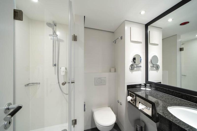 Standard Room image 4