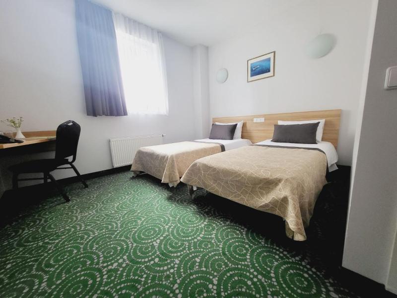 Twin Room image 1