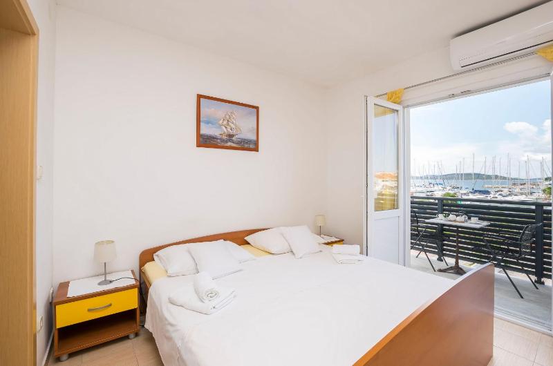 Apartments and Rooms Mare - image 16