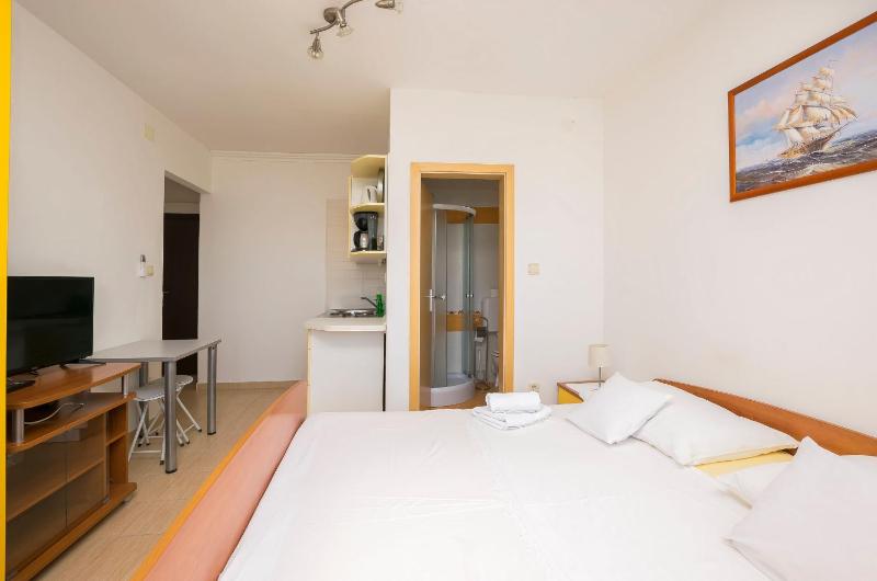 Apartments and Rooms Mare - image 13