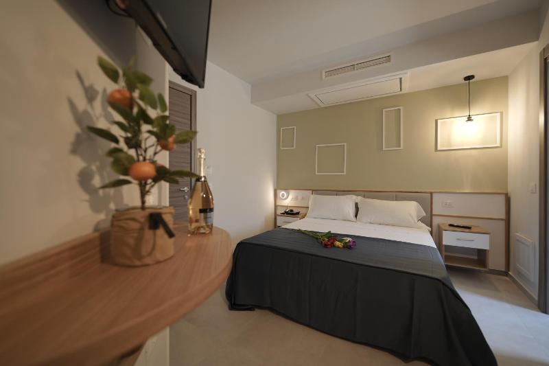 ELISEO PALACE TROPEA - image 8