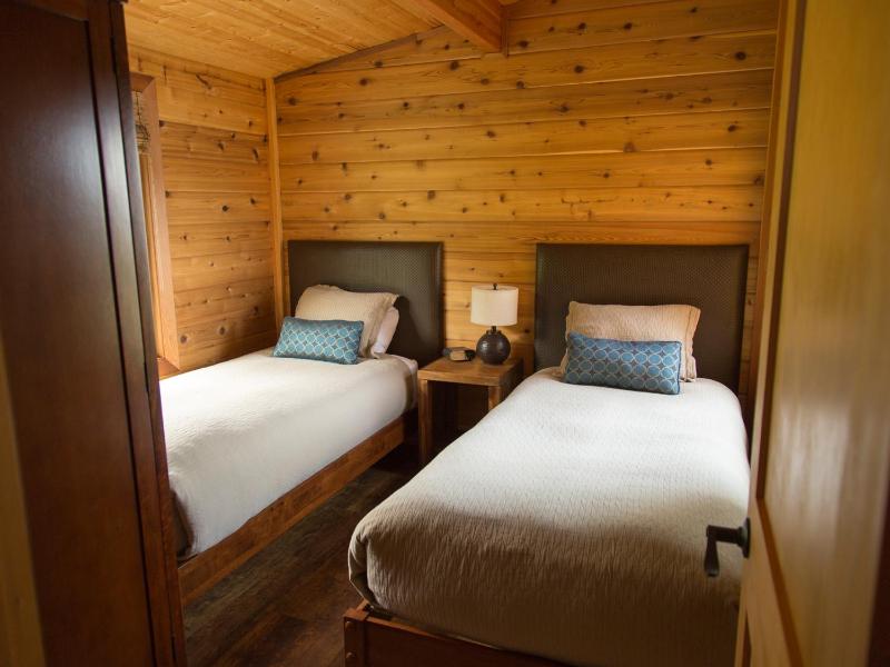 Two-Bedroom Chalet image 3