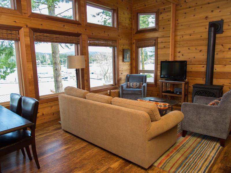 Two-Bedroom Chalet image 4
