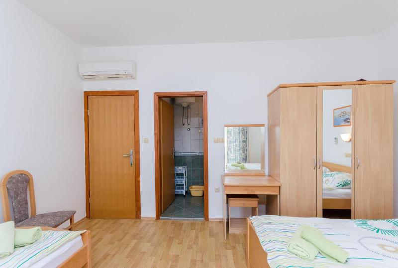 Two-Bedroom Apartment with Terrace image 4